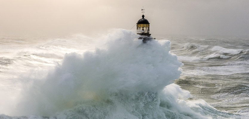 Phare d'Armen dans la tempete ©Charles Marion