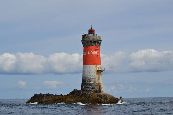 Phare des Pierres Noires au large du Finistère